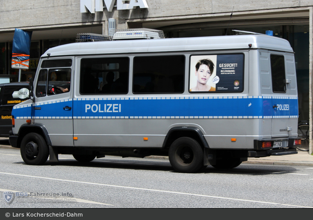 Einsatzfahrzeug Hh Mb D Grukw A D Bos Fahrzeuge