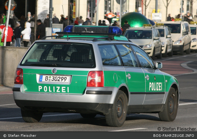 B-30299 - VW Passat Variant - FuStW (a.D.)