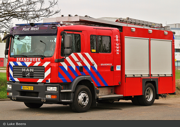 Nijmegen - Brandweer - HLF - 08-2332 (a.D.)