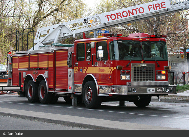 Toronto - Fire Service - Aerial 421