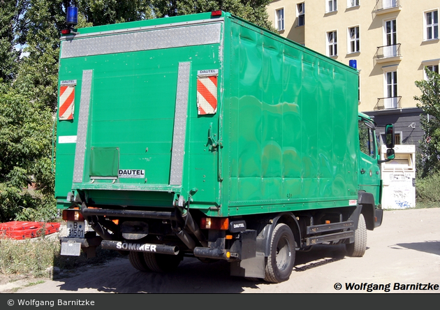 B-31501 - MB 711 - LKW mit Ladebordwand