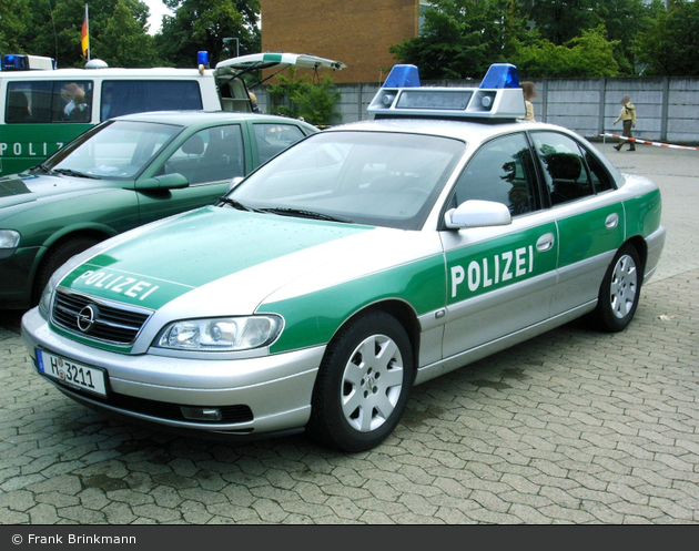 Hannover - Opel Omega - FuStW (a.D.)