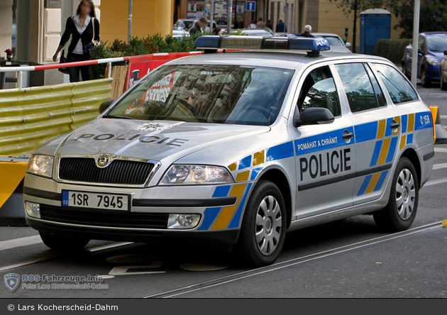 unbekannter Ort - Policie - FuStW - 1SR 7945