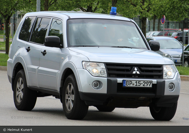 BP15-297 - Mitsubishi Pajero - Einsatzfahrzeug Entschärfergruppe
