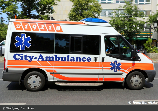 Krankentransport City-Ambulance - KTW (B-CA 2328)