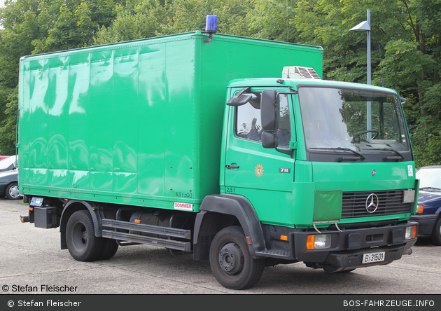 B-31501 - MB 711 - LKW mit Ladebordwand