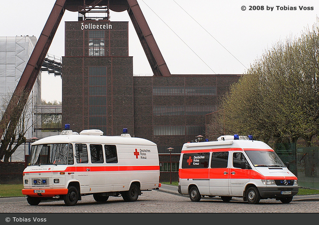 NW - Rotkreuz Essen 20/11-01 und Rotkreuz Essen 20/12-01