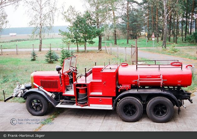 Eisenhüttenstadt - Feuerwehrmuseum - Tankspritze 2,5