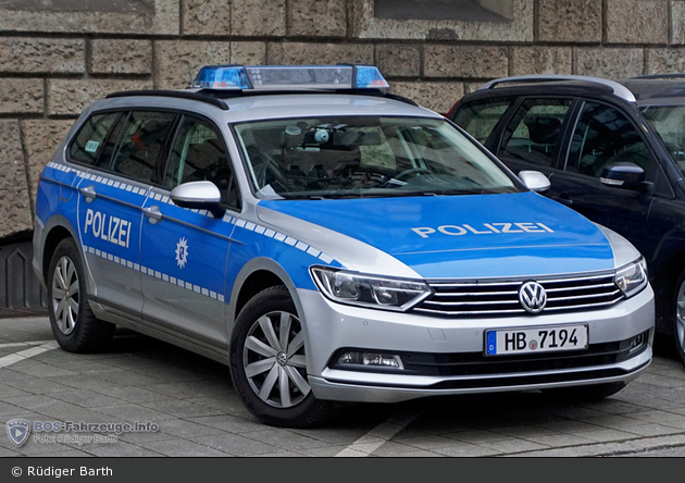 HB-7194 - VW Passat Variant - FuStW