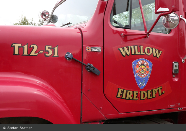 Willow - Willow Volunteer Fire Department - Tender 1251 (a.D.)