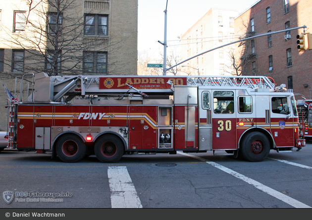FDNY - Manhattan - Ladder 030 - DL