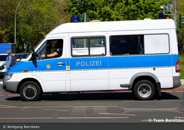 B-7213 - MB Sprinter 413 CDI - BefKW