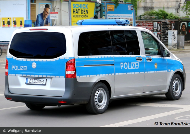 B-30863 - MB Vito - Kleinbus mit Funk