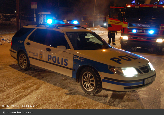Stockholm-Norrort - Polis - FuStW - 135-8210 (a.D.)