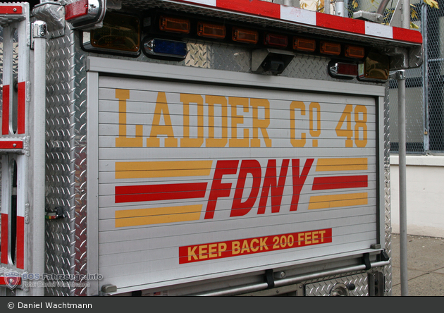 FDNY - Bronx - Ladder 048 - DL