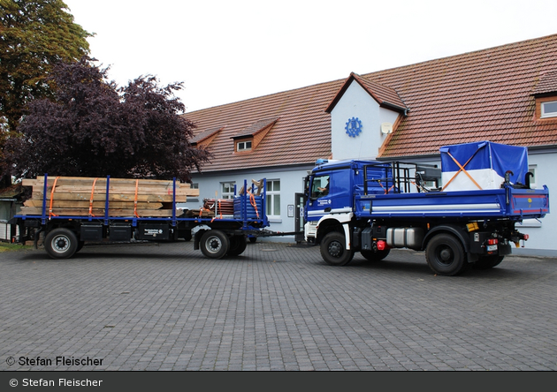 Heros Fulda 23/Anhänger Abstützsystem Holz