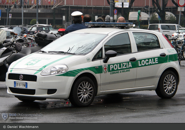 Milano - Polizia Locale - FuStW - 221