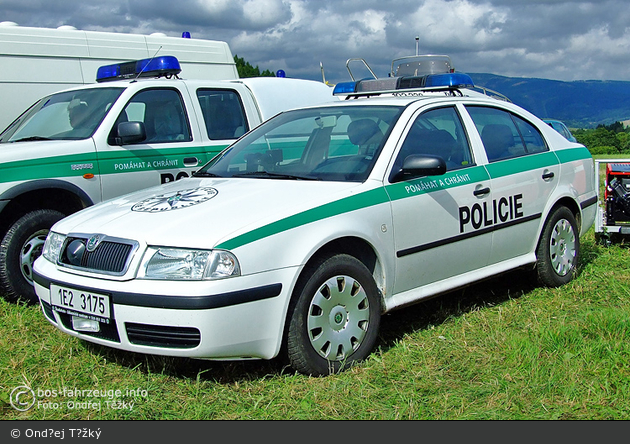 ohne Ort - Policie - FuStW / Radarwagen - 1E2 3175