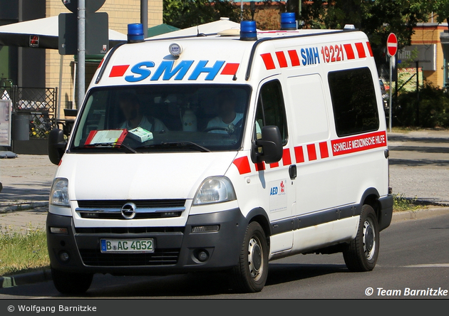 Krankentransport SMH - KTW (B-AC 4052)