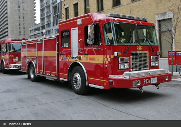 Toronto - Fire Service - Pumper 132