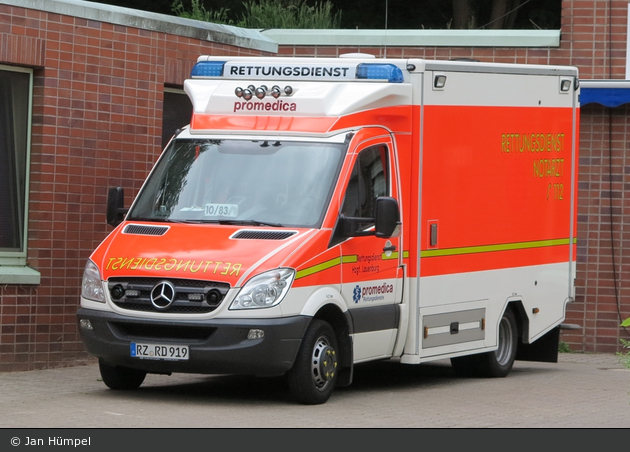Ambulanz Lauenburg 10/83-03 (a.D.)