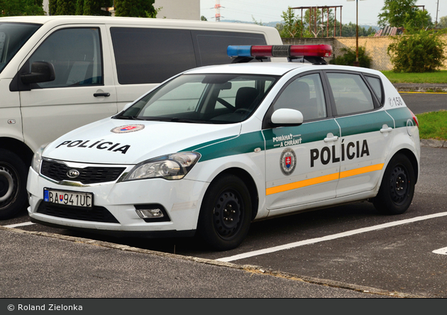 Bratislava - Polícia - Cudzinecká Polícia - FuStW