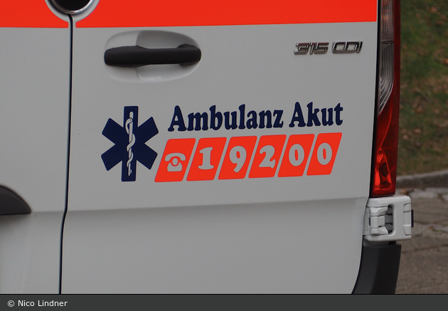 Ambulanz Akut - KTW (HH-UF 6609)
