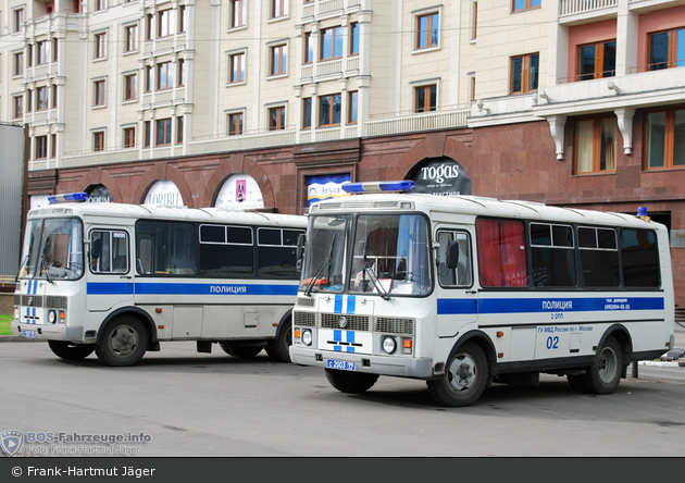 Moskau - Polizija - Mannschaftstransportfahrzeug