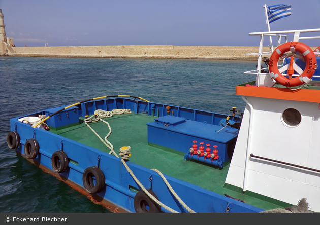 Chania - Hafenbehörde - Feuerlöschboot 8482