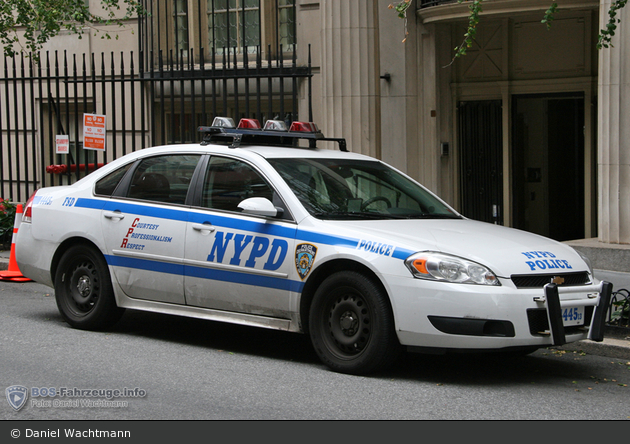NYPD - Queens - Fleet Services Division - FuStW 4445