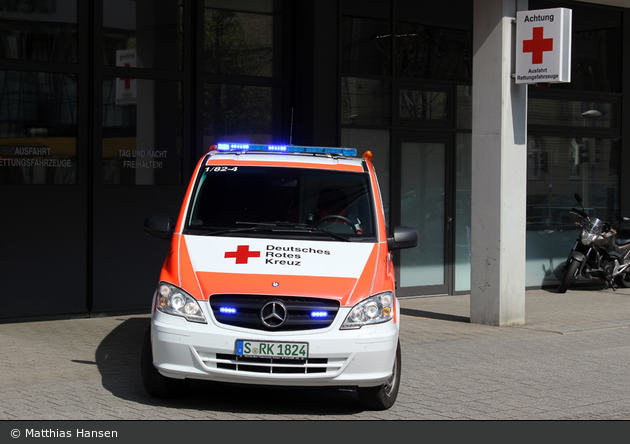 Rotkreuz Stuttgart 01/82-04
