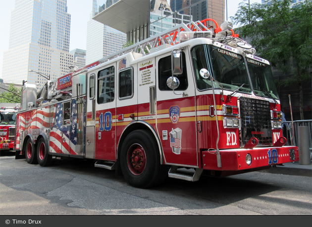 FDNY - Manhattan - Ladder 010 - DL