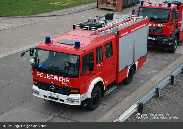 Wilhelmshaven - Feuerwehr - HLF 16/12-2 (Florian Wilhelmshaven 93/21) (a.D.)