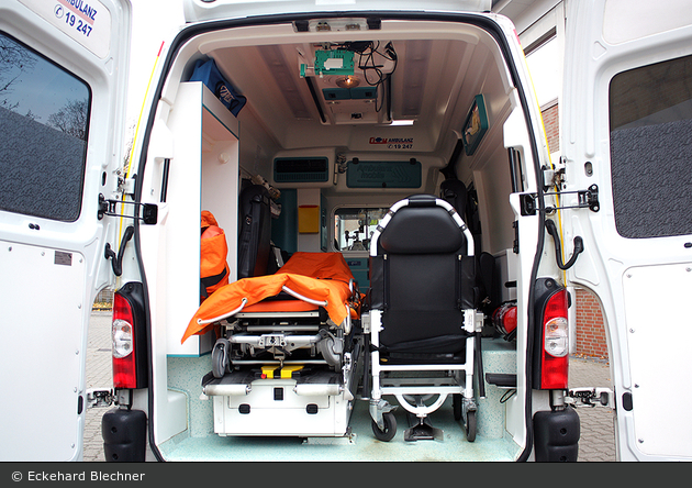 City Ambulanz Hamburg CAH - RTW 47/83-01