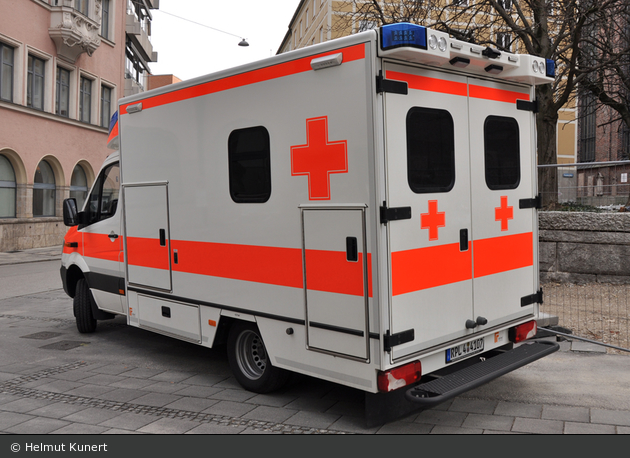 RPL4-4107 - MB Sprinter 519 CDI 4x4 - RTW