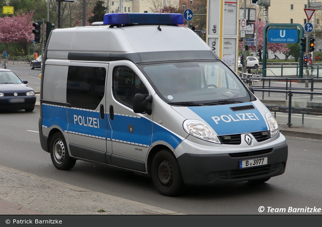 B-3977 - Renault Trafic - GefKW