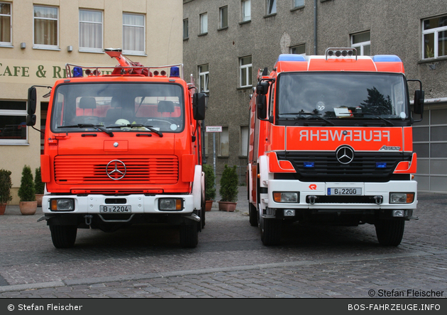 Einsatzfahrzeug: B - BF Berlin - TLF 24/50 Verschiedener Generationen ...