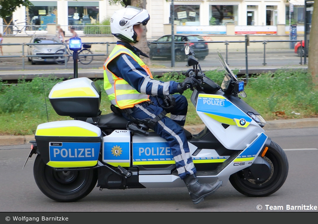 B-7112E - BMW CE 04-P - KRad