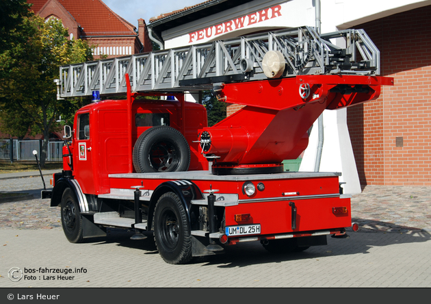 Florian Uckermark 04/30-01 (a.D.)