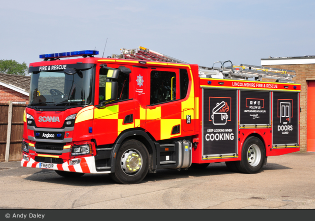 Metheringham - Lincolnshire Fire & Rescue - WrL/R