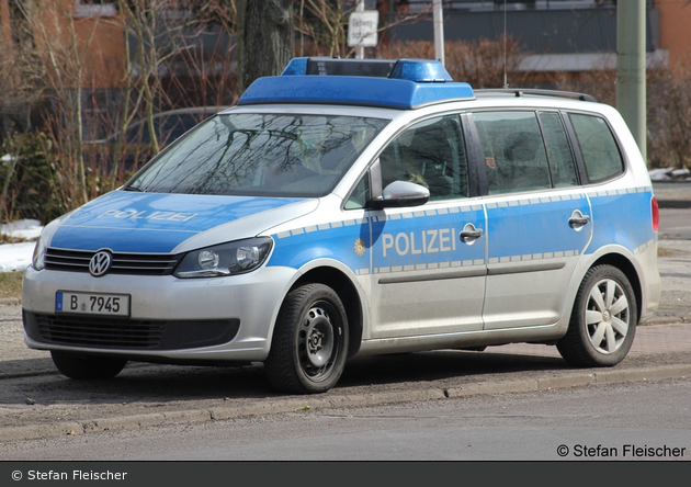 B-7945 - VW Touran - FuStW