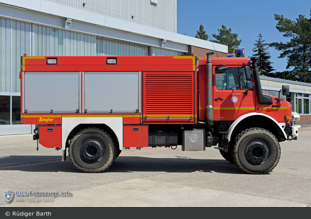 BP42-389 - MB Unimog U 5000 - FLF