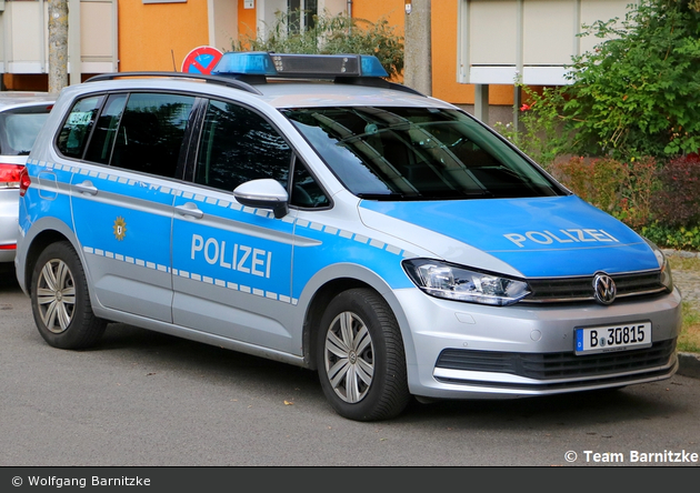 B-30815 - VW Touran - FuStW