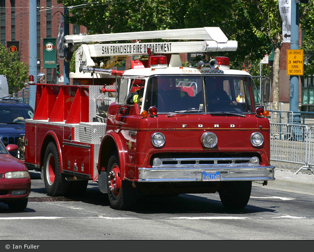 San Francisco - San Francisco Fire Department - Attack Hose Tender 013 (a.D.)
