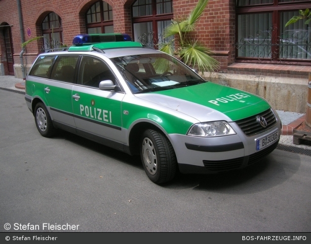 B-30305 - VW Passat Variant - FuStW (a.D.)