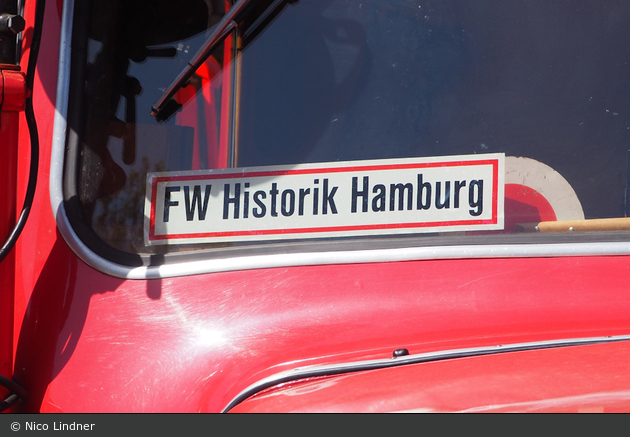 Hamburger Feuerwehrhistoriker LF 16 (HH-2589) (a.D)