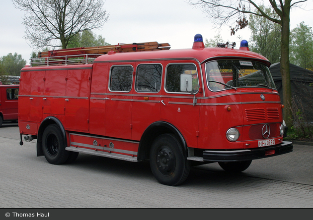 Hamburger Feuerwehrhistoriker Pullman TLF 16 (HH-2639)