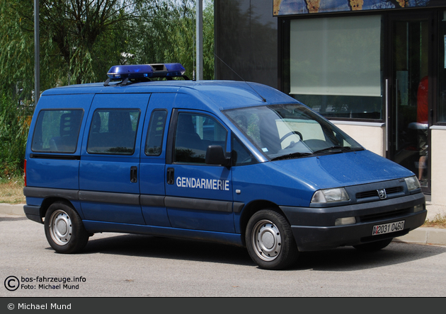 Remoulins - Gendarmerie Nationale - VP - FuStW