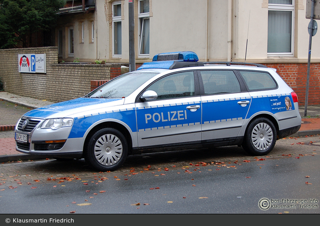 ROW-PI 913 - VW Passat Variant - FuStW - Zeven