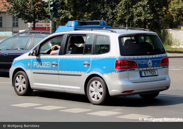 B-7825 - VW Touran - FuStW